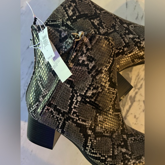 NWT  snakeskin heeled boots - Picture 2 of 4